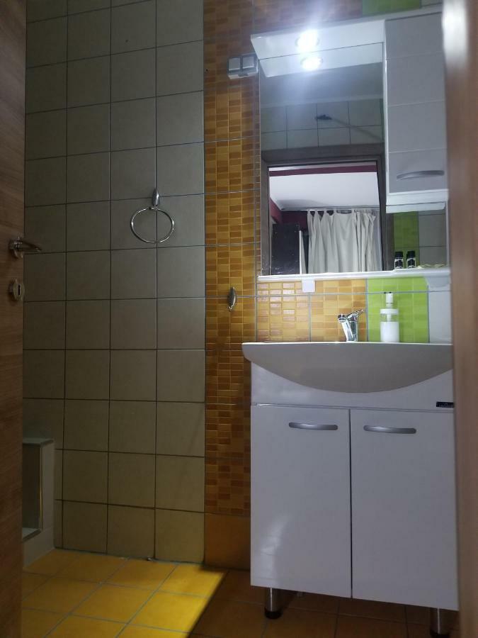 Vila Ineks Ohrid Hotel Екстериор снимка